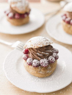 Choux Chantilly au chocolat et framboises fraîches Le Cordon Bleu Chocolate recipe