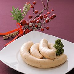 ブーダン・ブラン トリュフ風味 フランスのクリスマスには欠かせない、鶏・胸肉と生クリームを使った白いソーセージ。トリュフを入れて、リッチに仕上げました。