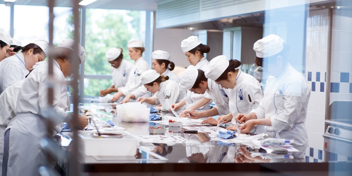 Le Cordon Bleu Paris students