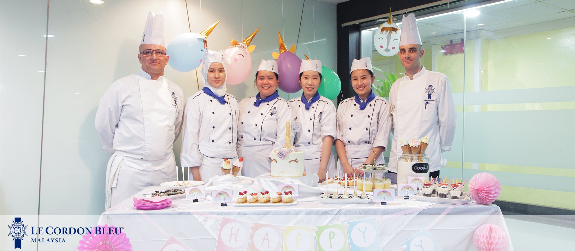 Diploma in Pastry Arts graduating students for the term had the opportunity to showcase their work to 30 members of the Ikebana Society KL Chapter.