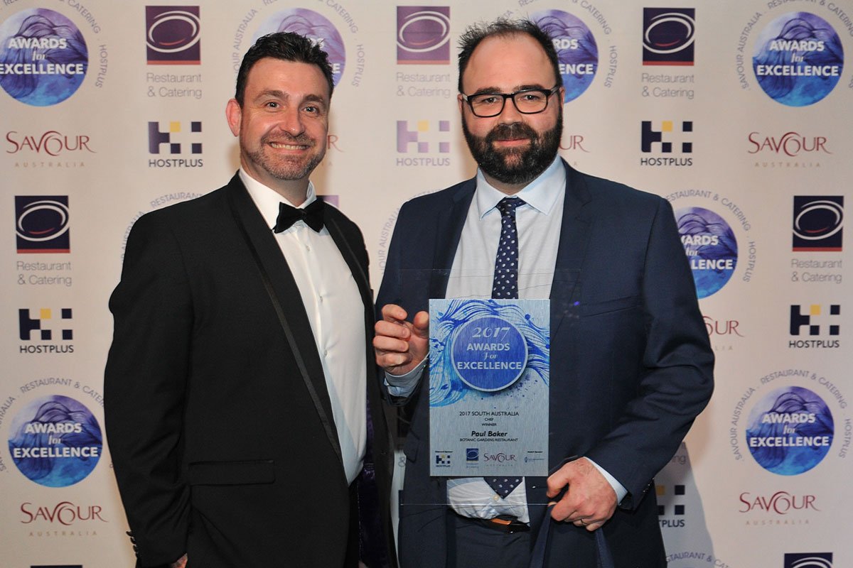 National Career Services Manager, Le Cordon Bleu Australia, Ben Mayne presented the ‘Chef of the Year’ award to Paul Baker from Botanic Gardens Restaurant.