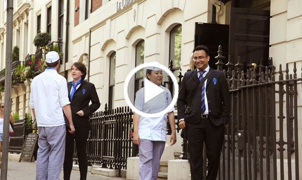 le cordon bleu students in front of the school