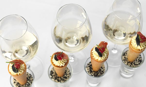 canapes and wines