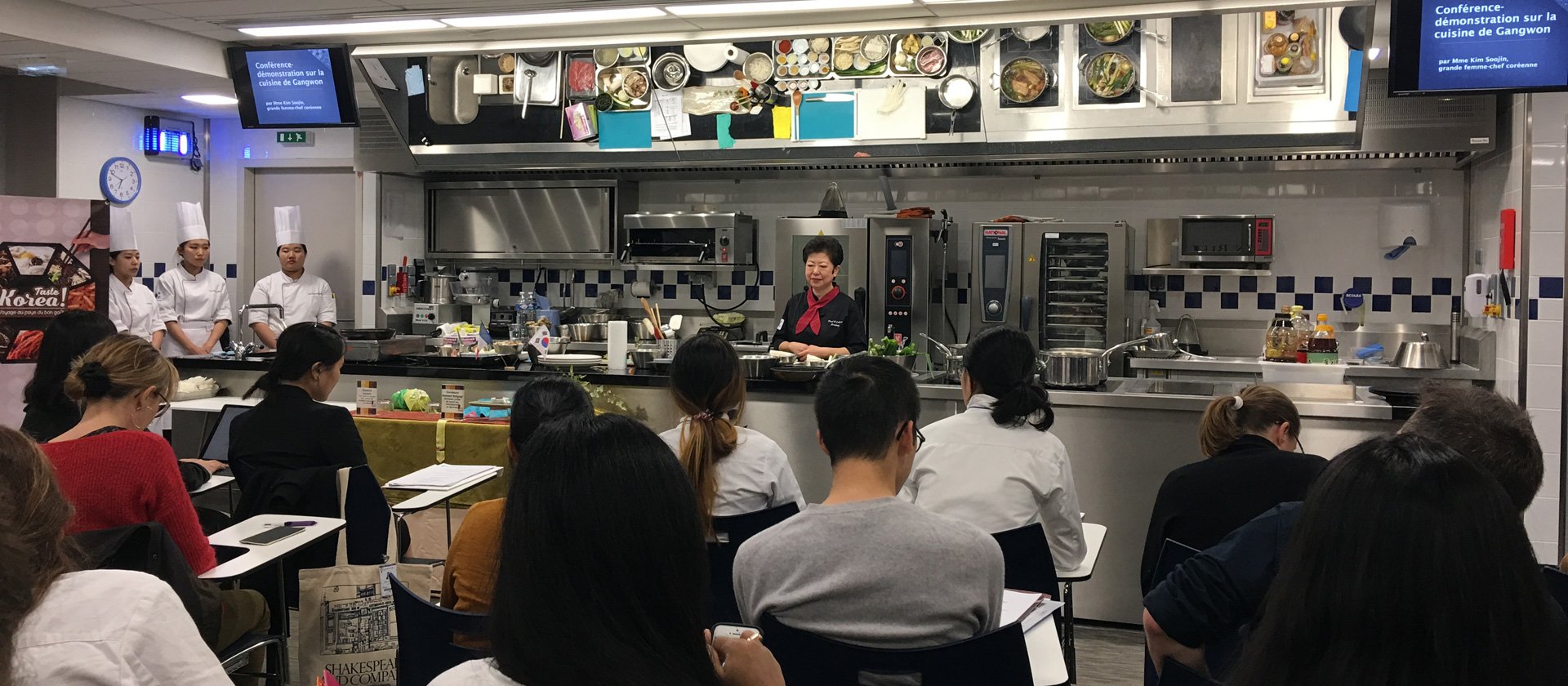 Conference-demonstration on the cuisine of Gangwon by Kim Soojin, a leading female Korean chef