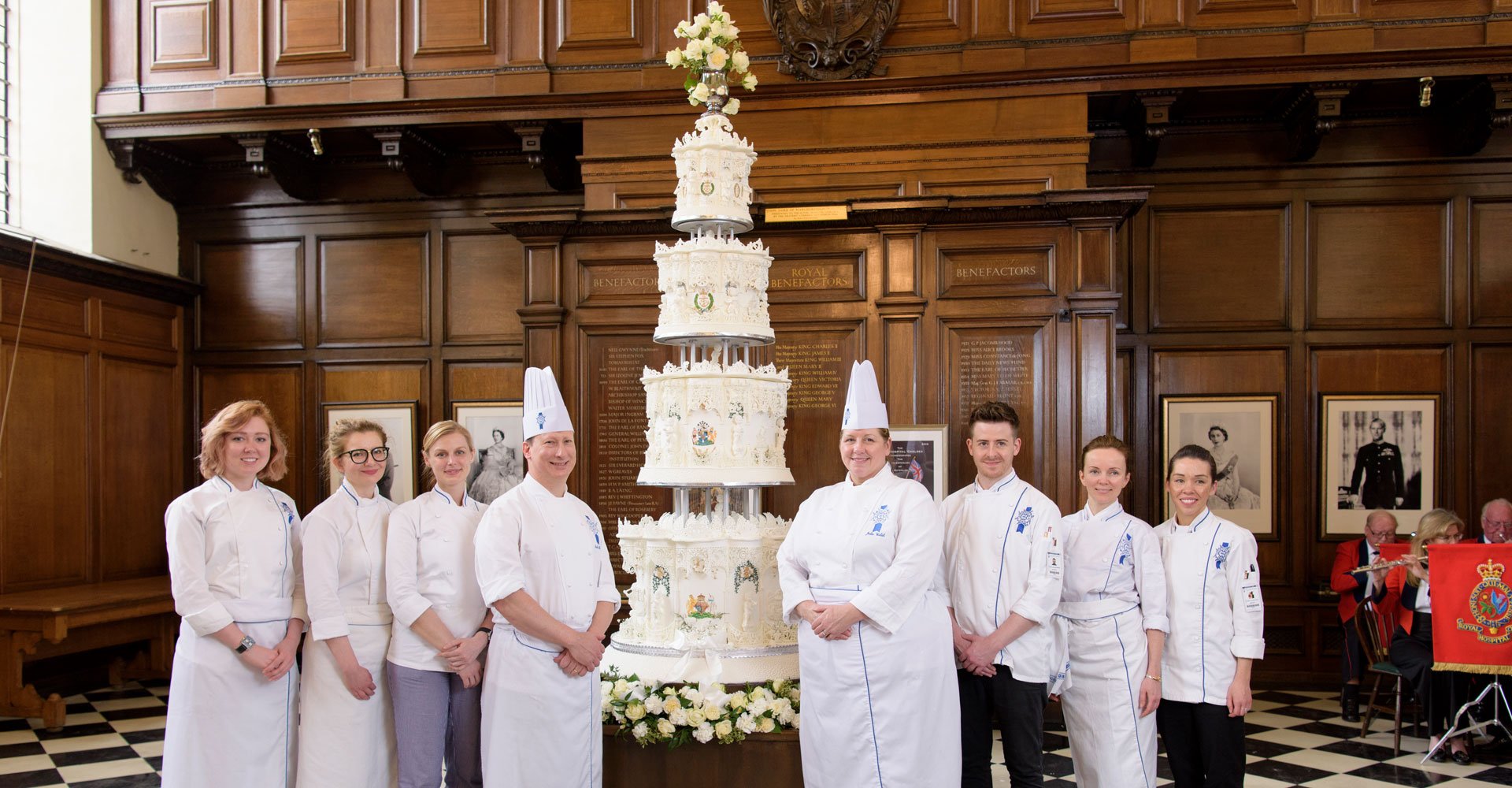 1947 royal wedding cake recreation with le cordon bleu team