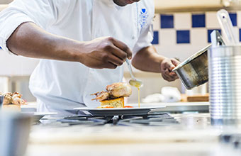 CB IN THE KITCHEN SUDENTS 2014
