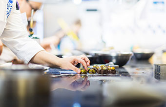 CB IN THE KITCHEN SUDENTS 2014