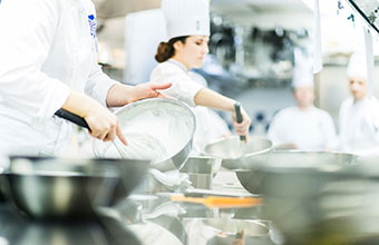 CB IN THE KITCHEN SUDENTS 2014
